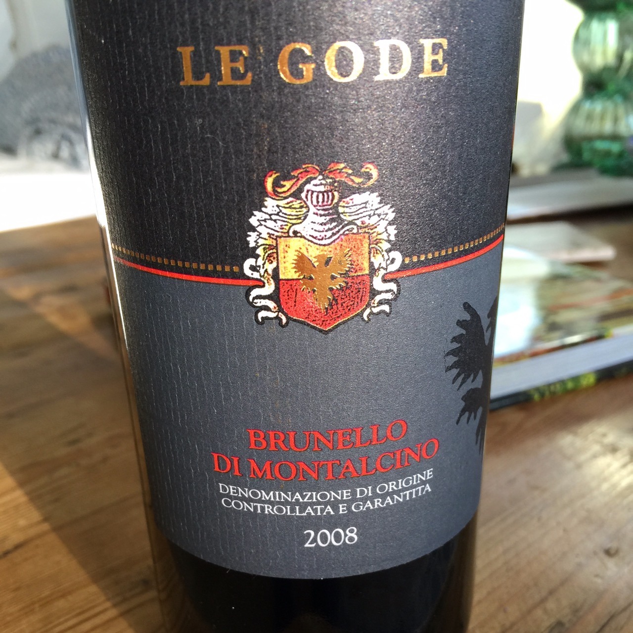 Вино brunello di montalcino. Ле годе Брунелло ди. Вино le gode Brunello di Montalcino. Герб Монтальчино.