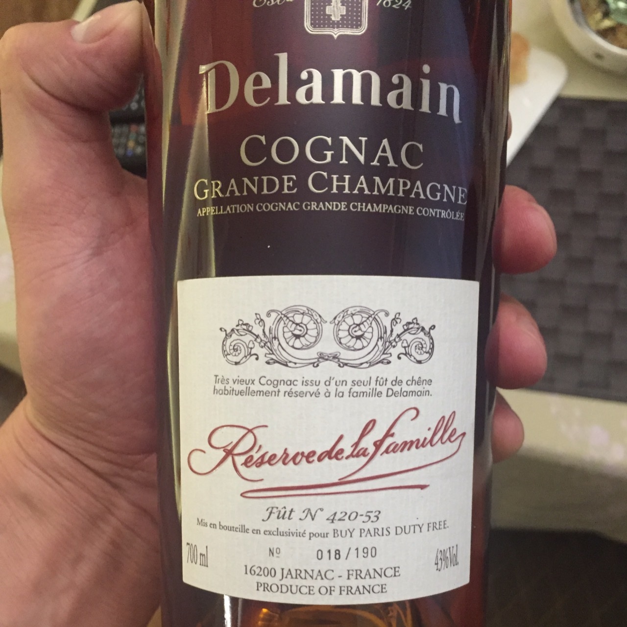 Резерв де. Коньяк Delamain Reserve de la famille. Delamain Cognac grande Champagne Reserve la familia с плоским дном. Коньяк Delamain grande Champagne Reserve de la famille 0.7 цена. Delamain Cognac grande Champagne цена 0.7 Reserve de la famille.