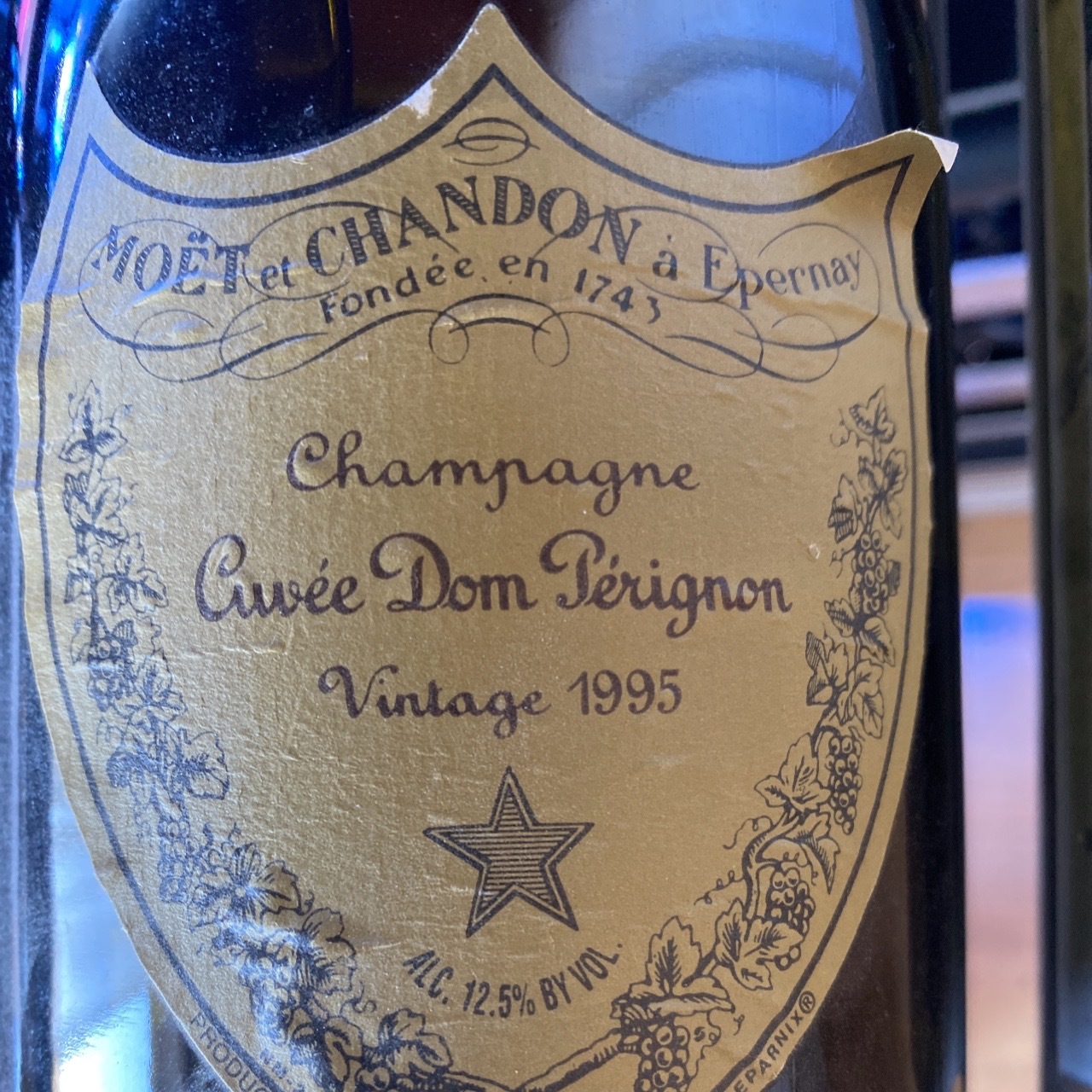 1988 Moët & Chandon Cuvée Dom Pérignon Brut Champagne Blend
